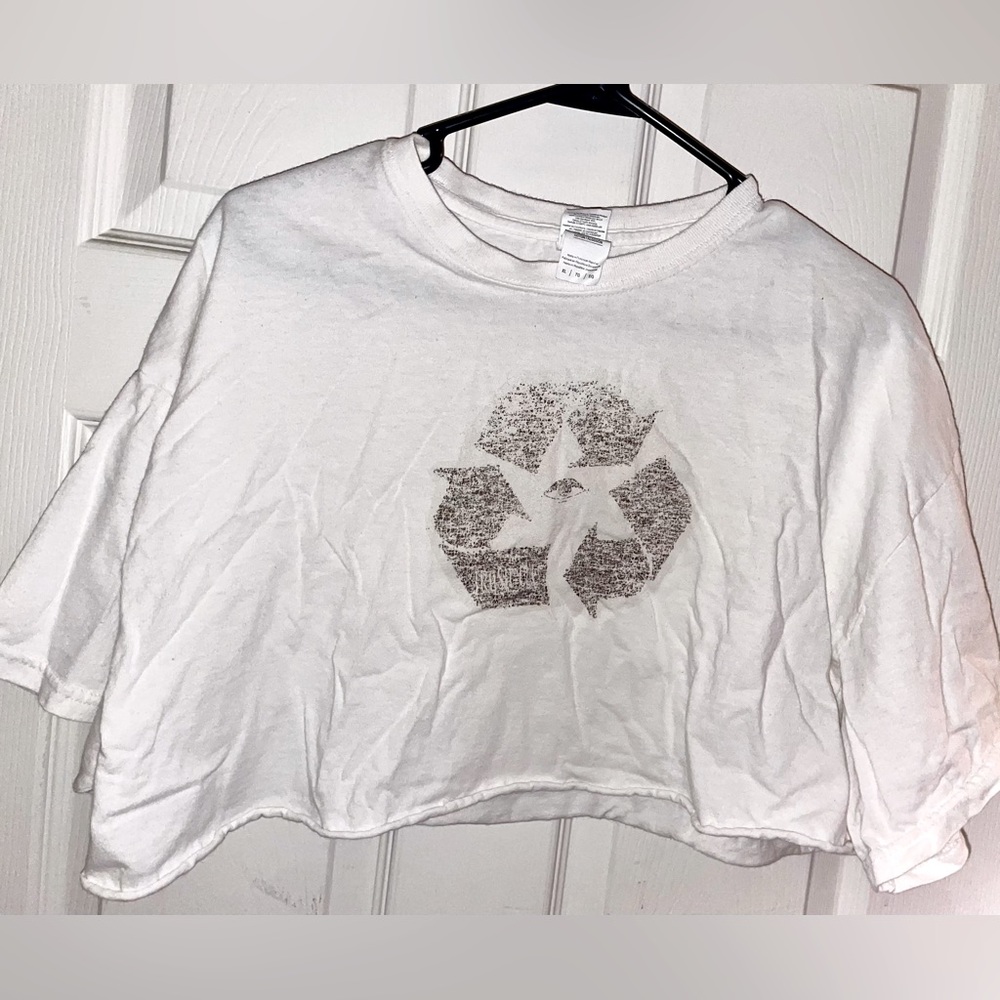oversized cropped recycle eye tee